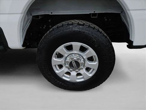 Used 2024 Ford F250 XLT w/ FX4 Off-Road Package AWD/4WD image 8