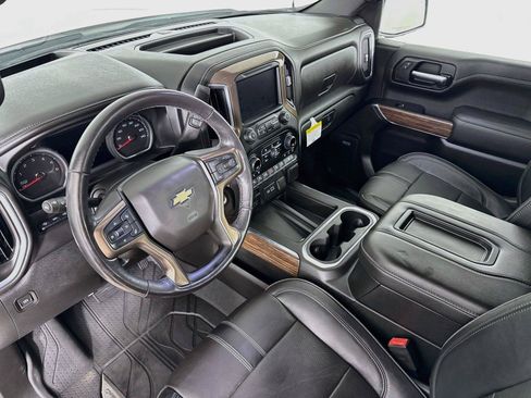 Used 2020 Chevrolet Silverado 1500 High Country w/ Technology Package AWD/4WD image 11