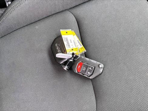 Used 2021 Jeep Wrangler Unlimited Sport image 29