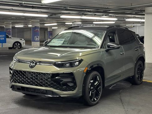New 2026 Volkswagen Tiguan SE R-Line AWD/4WD image 3