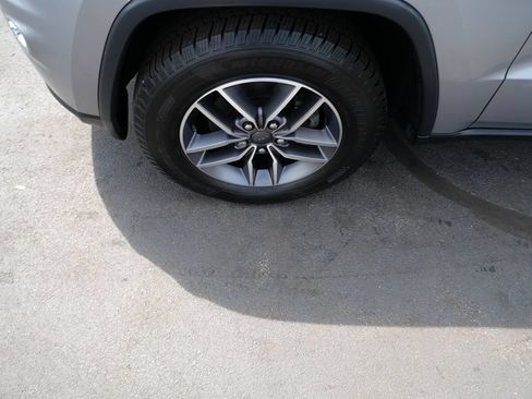 Used 2020 Jeep Grand Cherokee Limited AWD/4WD image 37