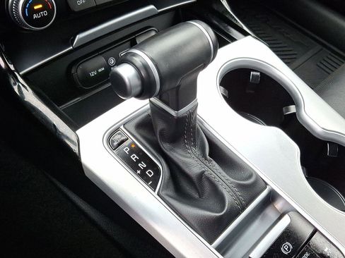 Used 2018 Kia Stinger GT1 image 16