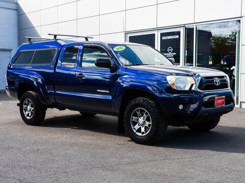Used 2012 Toyota Tacoma 4x4 Access Cab V6 w/ SR5 Pkg image 1