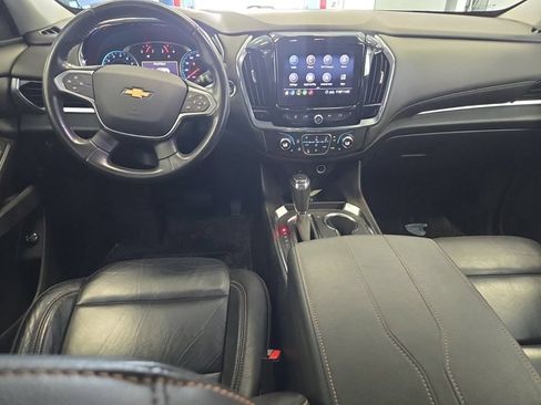 Used 2020 Chevrolet Traverse LT w/ LPO, Blackout Package AWD/4WD image 7