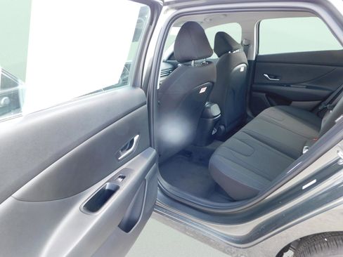 New 2025 Hyundai Elantra Blue image 11