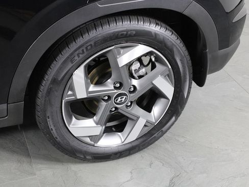 Certified 2022 Hyundai Venue SEL FWD image 13