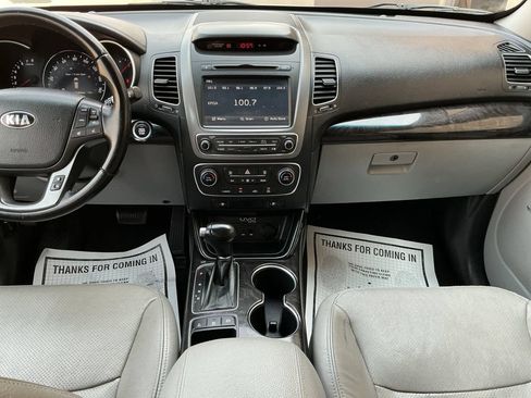 Used 2014 Kia Sorento SX w/ 3rd Row Package FWD image 21