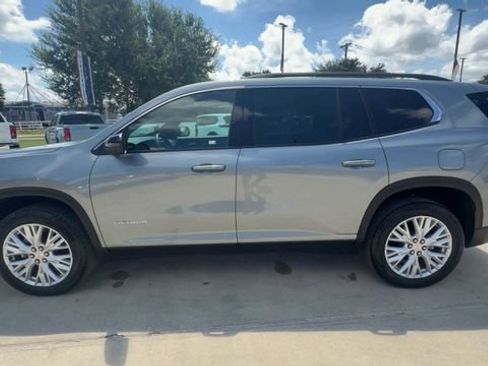 Certified 2026 GMC Acadia Elevation w/ Elevation Premium Package FWD image 5