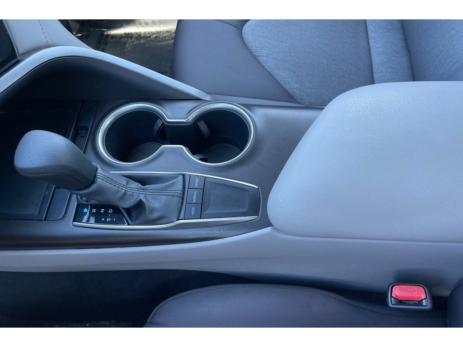 Used 2022 Toyota Camry LE w/ Convenience Package FWD image 29