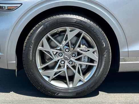Used 2025 Genesis GV70 2.5T AWD/4WD image 37