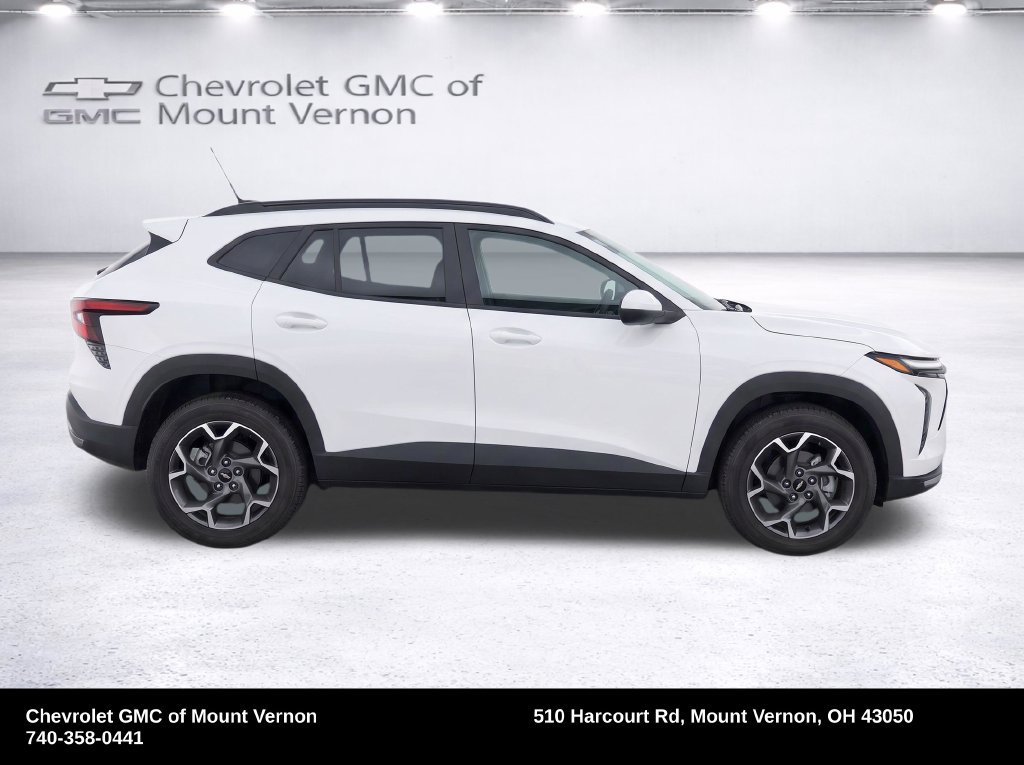Used 2025 Chevrolet Trax LT FWD image 40