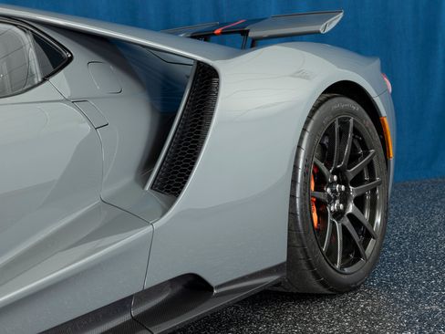 Used 2020 Ford GT Carbon Series image 26