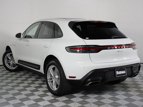 Used 2025 Porsche Macan image 3