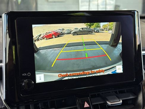 Used 2023 Toyota Corolla Cross XLE w/ Convenience Package FWD image 19