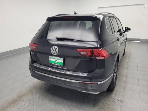 Used 2020 Volkswagen Tiguan SE w/ Panoramic Sunroof Package image 7