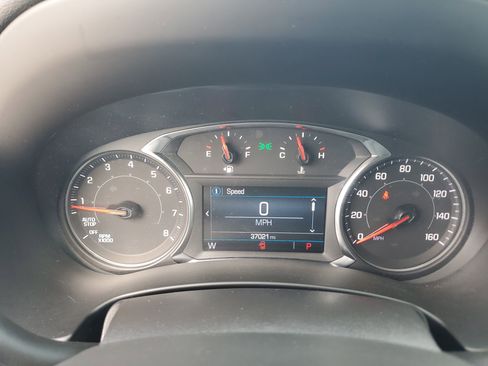 Used 2024 GMC Terrain SLE FWD image 30