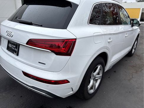 Used 2021 Audi Q5 Premium w/ Convenience Package image 3