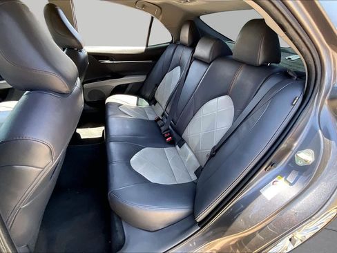 Used 2019 Toyota Camry XLE FWD image 21