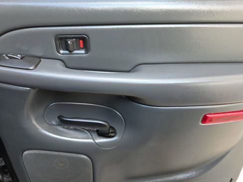 Used 2007 Chevrolet Silverado 2500 LT w/ Heavy-Duty Power Package image 23