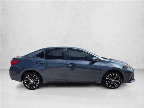 Used 2017 Toyota Corolla SE FWD image 4