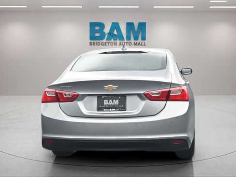 Used 2025 Chevrolet Malibu LT FWD image 5