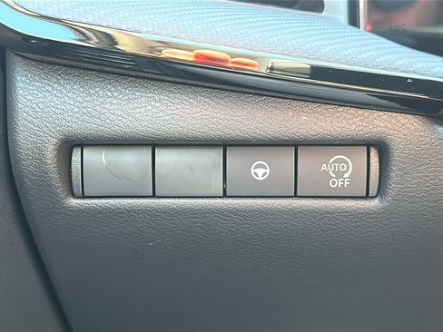 New 2026 Nissan Kicks SR image 25