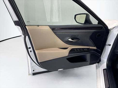 Certified 2021 Lexus ES 350 w/ Premium Package image 24