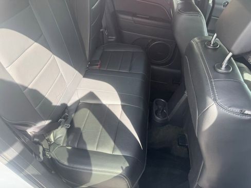 Used 2016 Jeep Patriot High Altitude FWD image 46