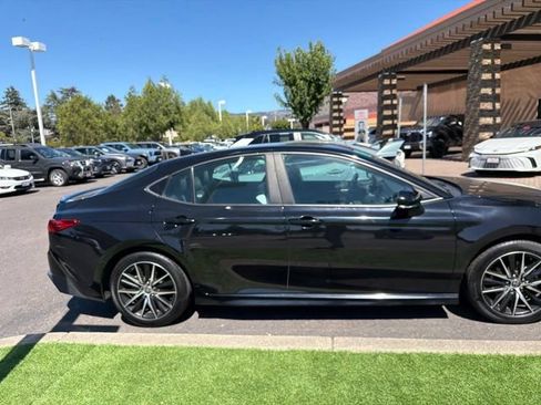 Used 2025 Toyota Camry SE FWD image 7