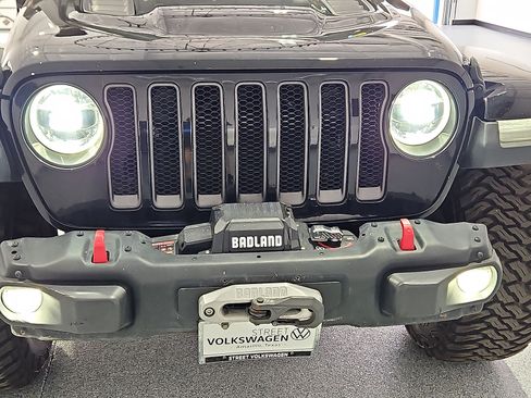 Used 2018 Jeep Wrangler Unlimited Rubicon w/ Dual Top Group AWD/4WD image 10