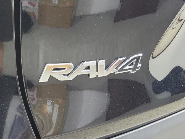 Used 2025 Toyota RAV4 LE AWD/4WD image 9