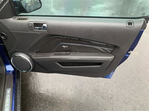 Used 2011 Ford Mustang GT Premium w/ 401A Rapid Spec Order Code image 17