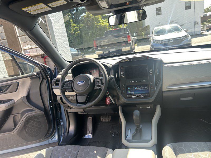 Used 2025 Subaru Forester AWD/4WD image 12