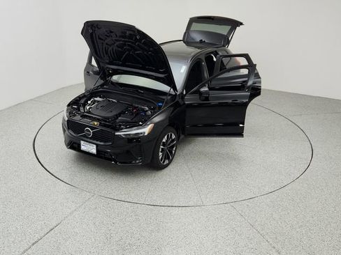 New 2026 Volvo XC60 B5 Plus w/ Protection Package Premier image 21