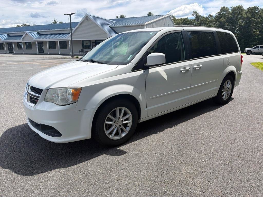 Used 2014 Dodge Grand Caravan SXT w/ Rear Park Assist Package FWD image 2