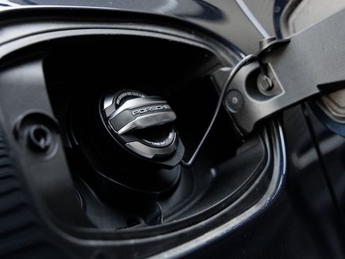 New 2025 Porsche Cayenne Turbo image 33