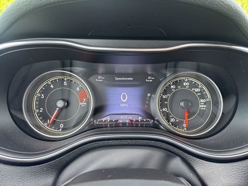 Used 2023 Jeep Cherokee Altitude Lux image 26