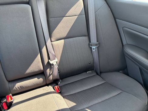 Used 2025 Nissan Altima 2.5 SV FWD image 37