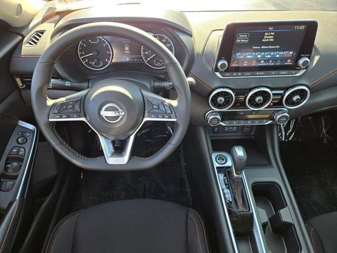 Used 2025 Nissan Sentra SR image 12