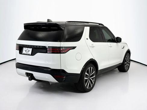 Used 2024 Land Rover Discovery Dynamic SE AWD/4WD image 5