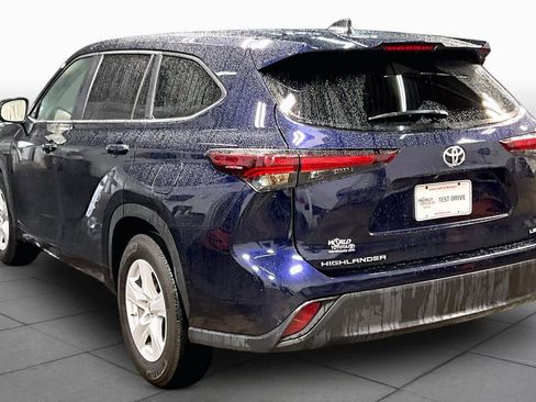 Certified 2025 Toyota Highlander LE FWD image 12