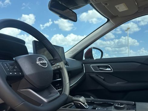 Certified 2026 Nissan Rogue Platinum AWD/4WD image 38