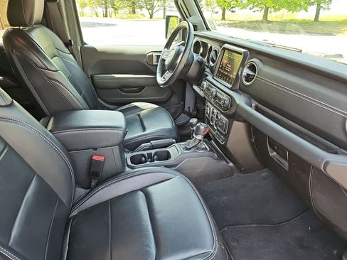 Used 2023 Jeep Wrangler Unlimited Sahara w/ Cold Weather Group AWD/4WD image 11