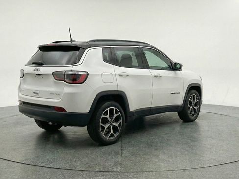 Used 2025 Jeep Compass Limited AWD/4WD image 9