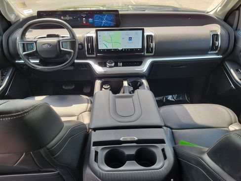 Certified 2025 Ford Expedition Platinum image 15