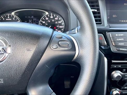 Used 2020 Nissan Pathfinder S AWD/4WD image 21