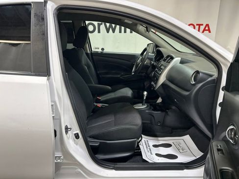 Used 2018 Nissan Versa SV FWD image 13