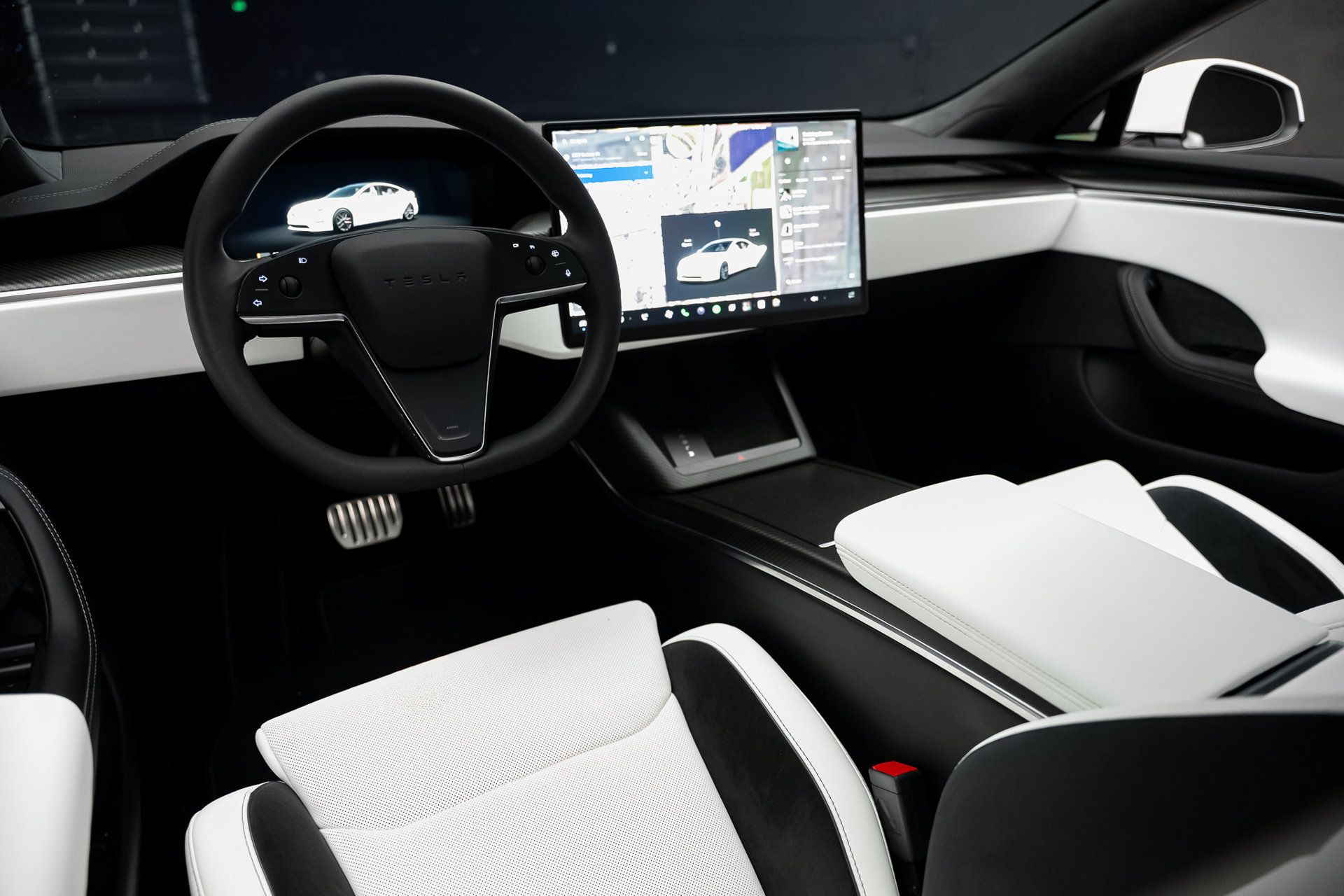 Used 2025 Tesla Model S Plaid AWD/4WD image 2