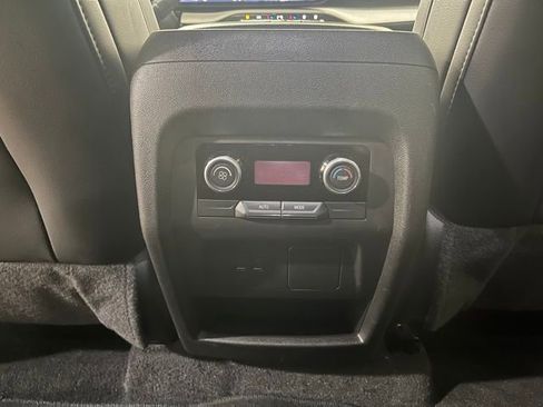 Used 2025 Buick Enclave Preferred image 24