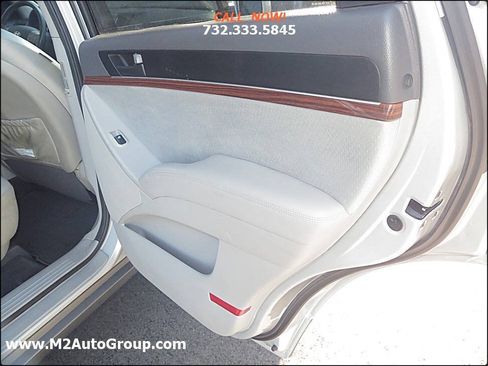 Used 2010 Hyundai Veracruz GLS FWD image 25